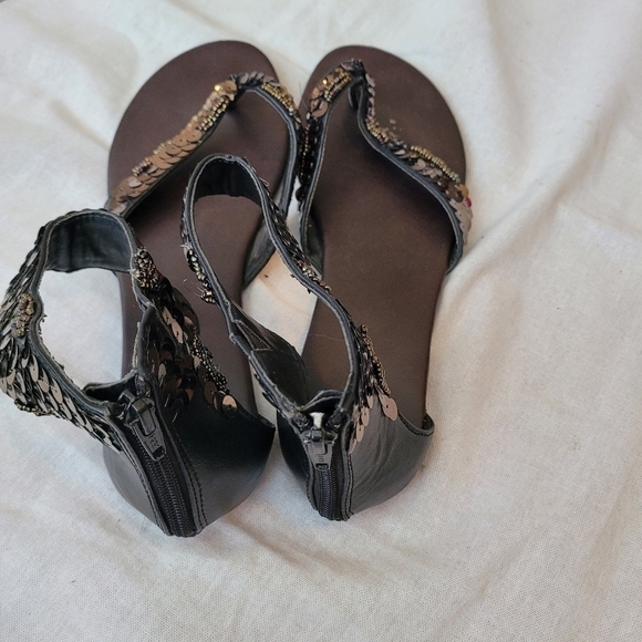 Candies black with accent lace gold size 8.5 - Picture 3 of 4